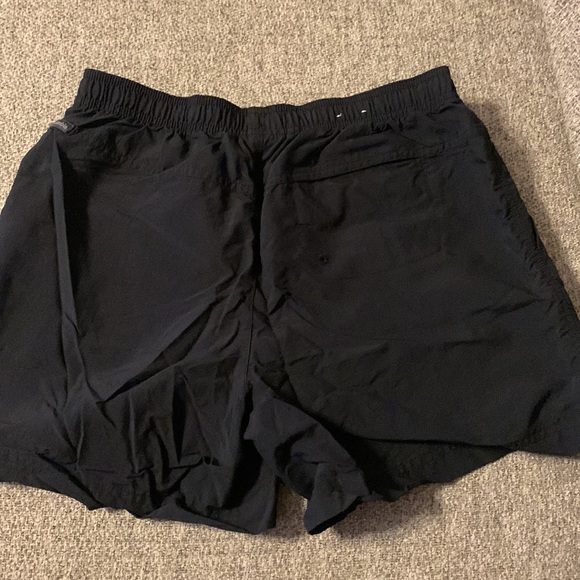 Columbia Women’s Short Bundle - Picture 5 of 5